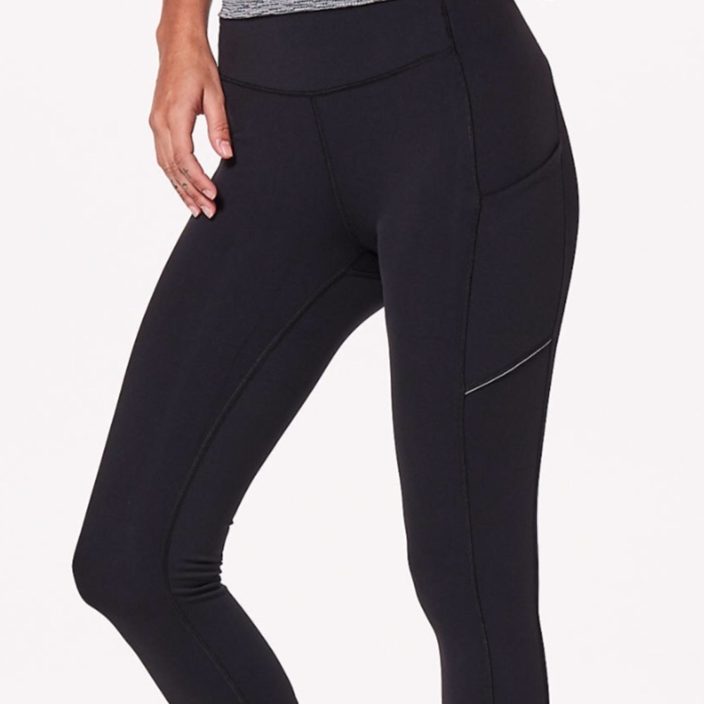 Black Lululemon Speed Up Crop 21''
